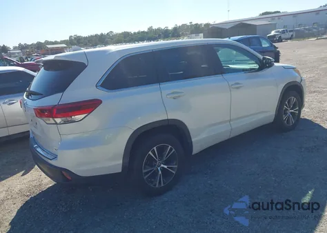 2018 Toyota Highlander Le Plus из США, поврежденный, VIN 5TDZZRFH1JS256189